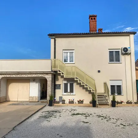 Apartments Jozephine Pula Exterior photo