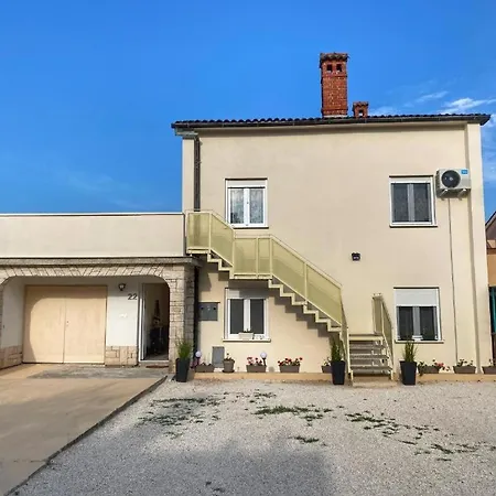 Apartments Jozephine Pula Exterior photo